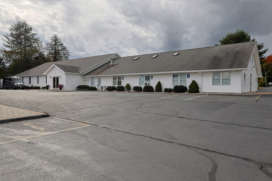 261 College Hwy, Southwick, MA for sale - Primary Photo - Image 2 of 37