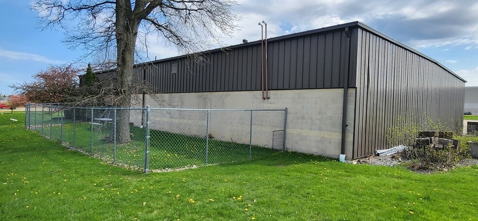 2848 Interstate Pky, Brunswick, OH for sale - Building Photo - Image 2 of 14