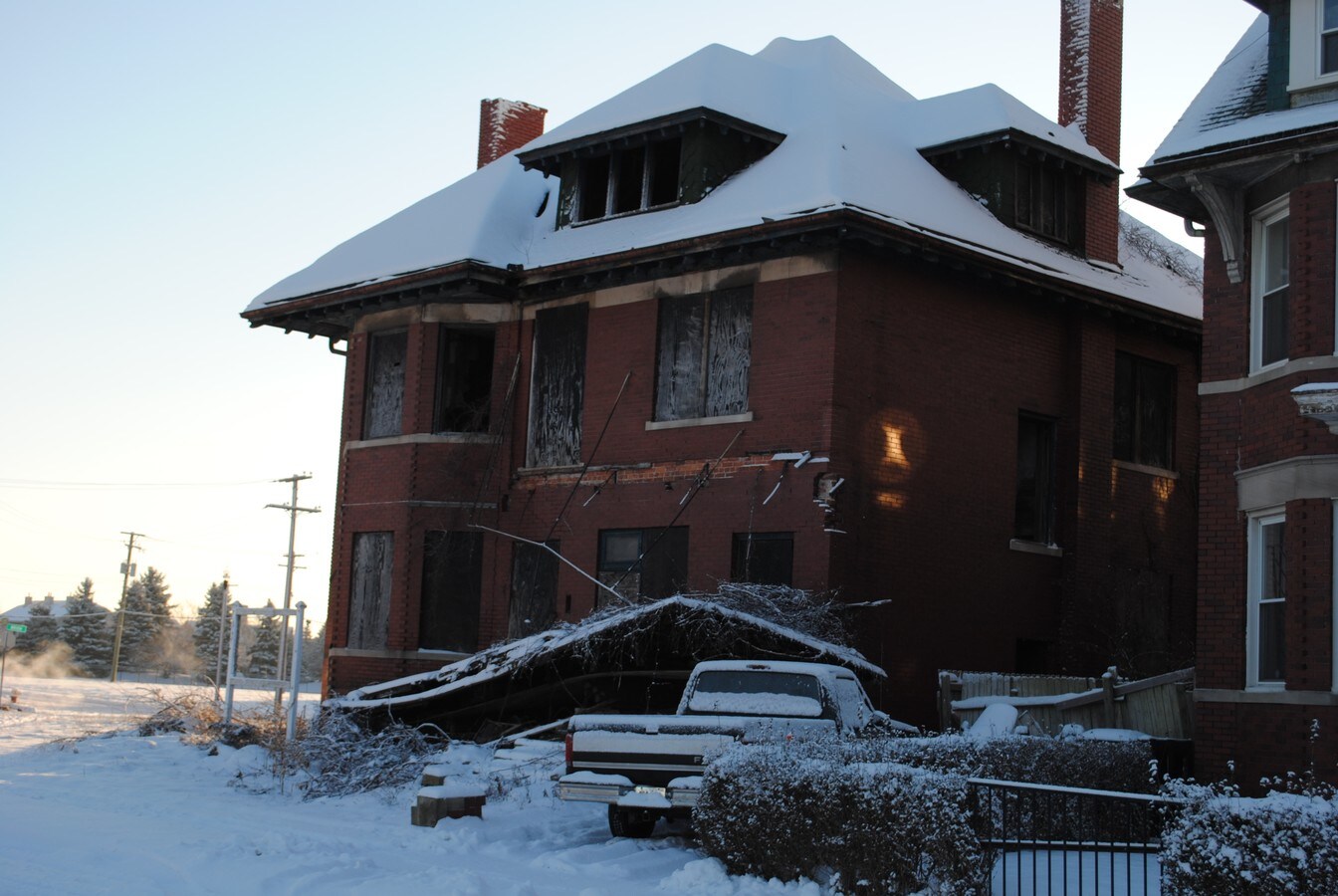 304 Erskine St, Detroit, MI 48201