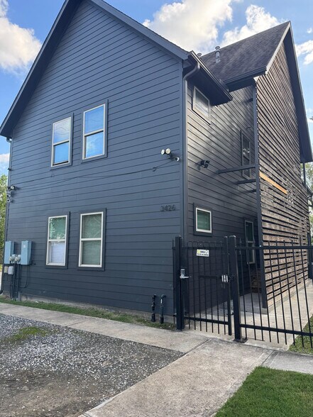 3424-3426 Tuam St, Houston, TX for lease - Building Photo - Image 2 of 29