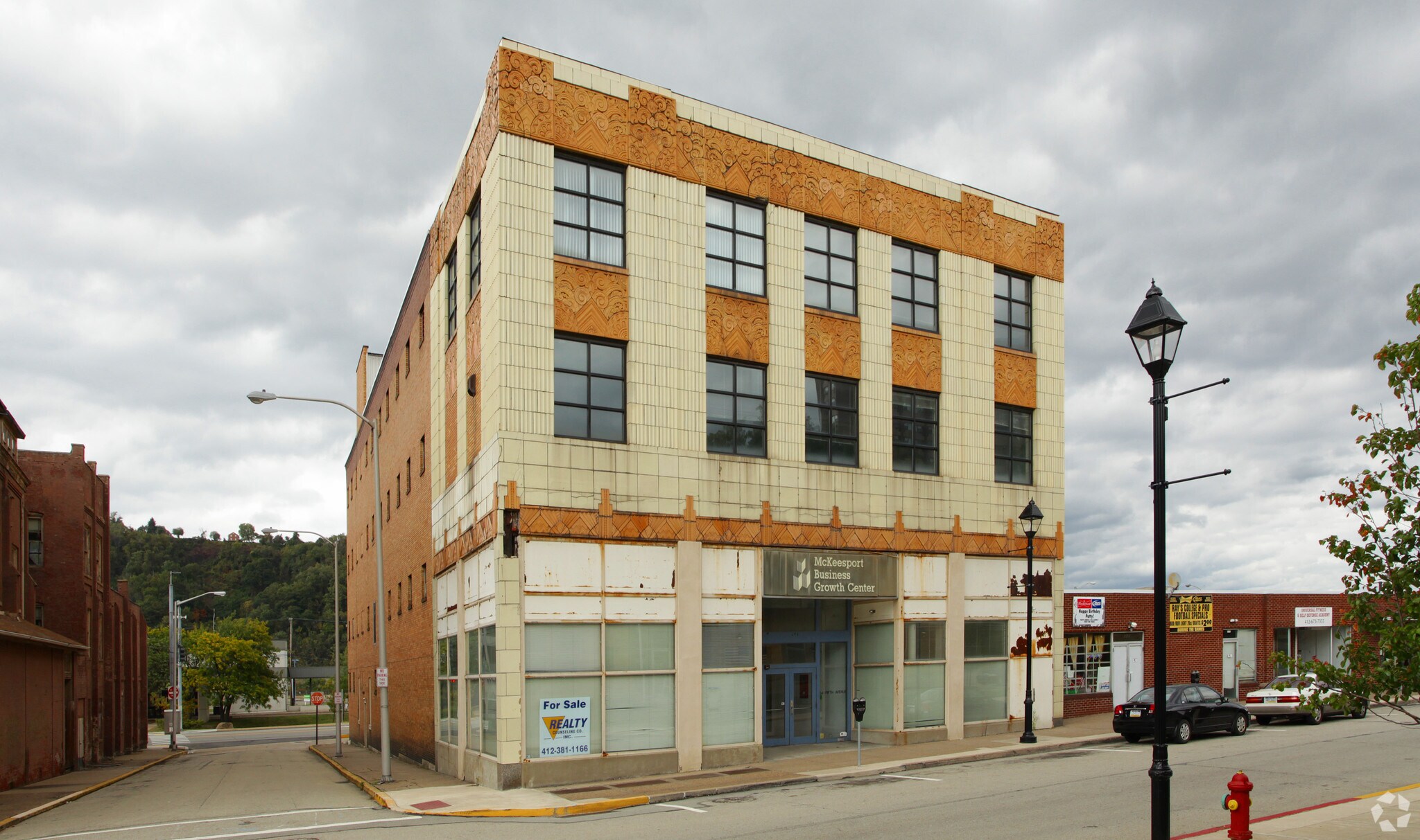 539-541 Fifth Ave, Mckeesport, PA for sale Primary Photo- Image 1 of 1