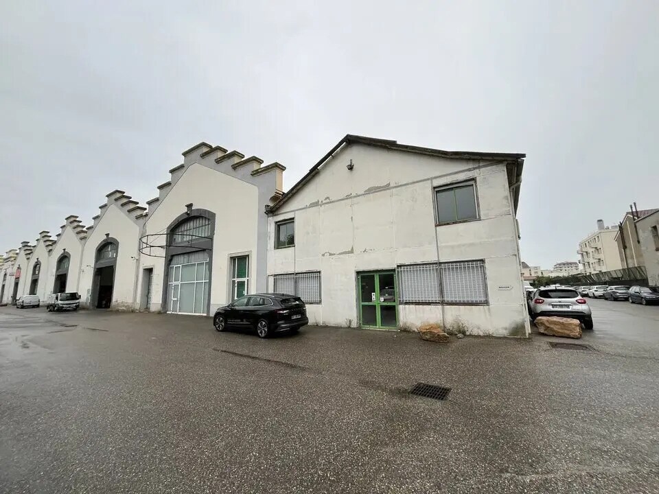 in Lyon for sale Building Photo- Image 1 of 1