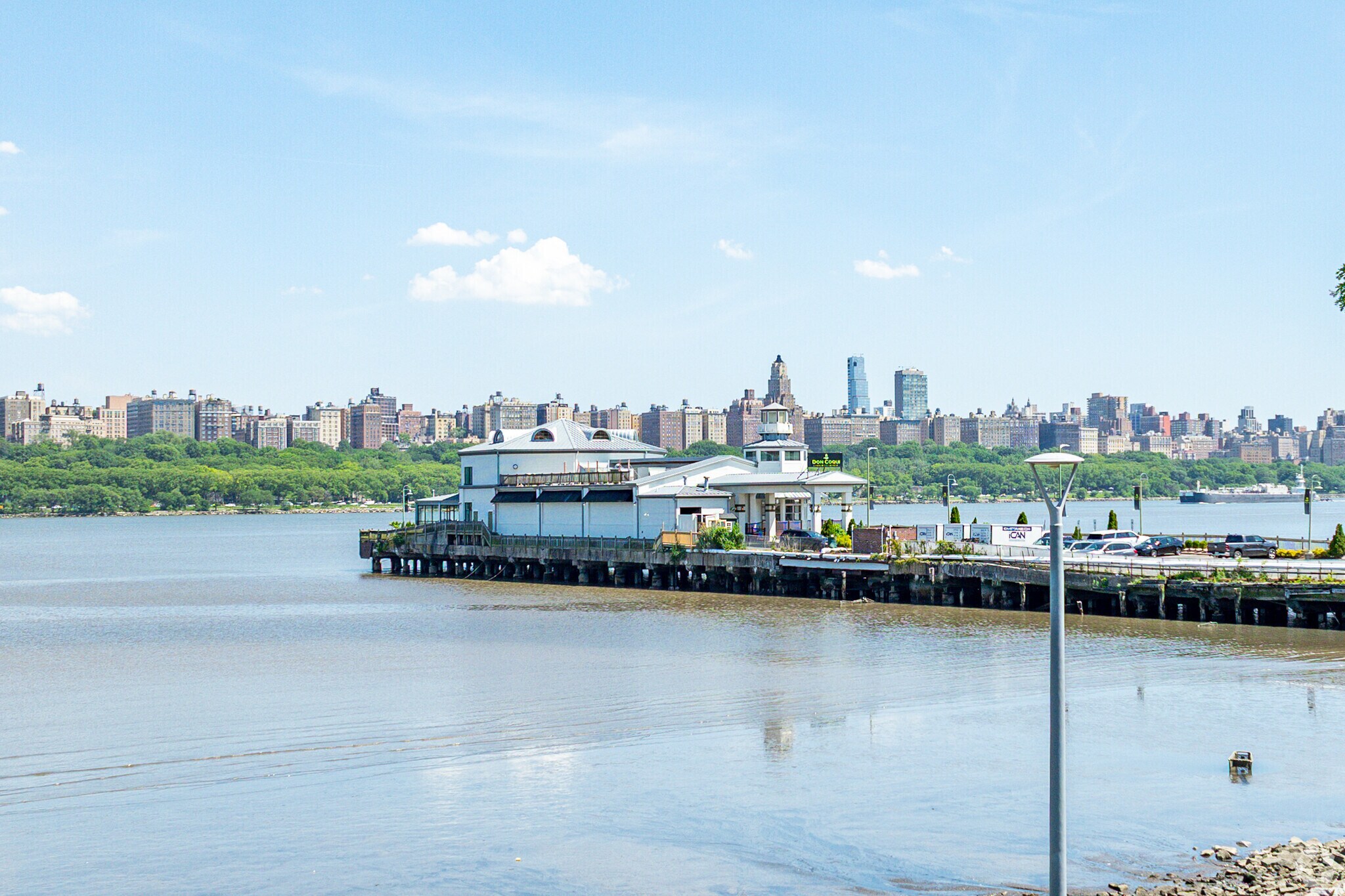 541 River Rd, Edgewater, NJ for sale Primary Photo- Image 1 of 1