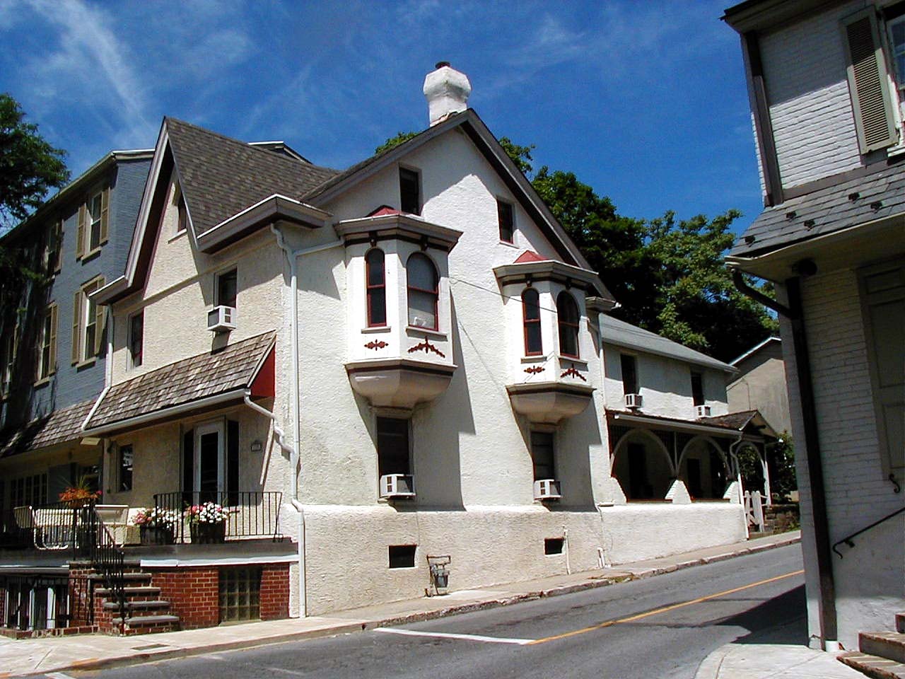 135 E State St, Kennett Square, PA for sale Primary Photo- Image 1 of 1