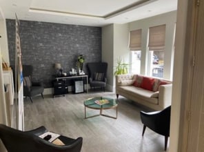 Portsmouth Rd, Esher for lease Interior Photo- Image 2 of 2