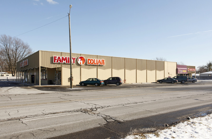 4007-4019 Pelham Rd, Dearborn Heights, MI for lease - Building Photo - Image 2 of 12