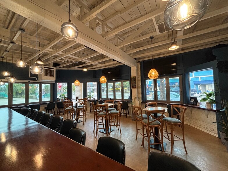 301-309 Pier View Way, Oceanside, CA for lease - Building Photo - Image 2 of 7