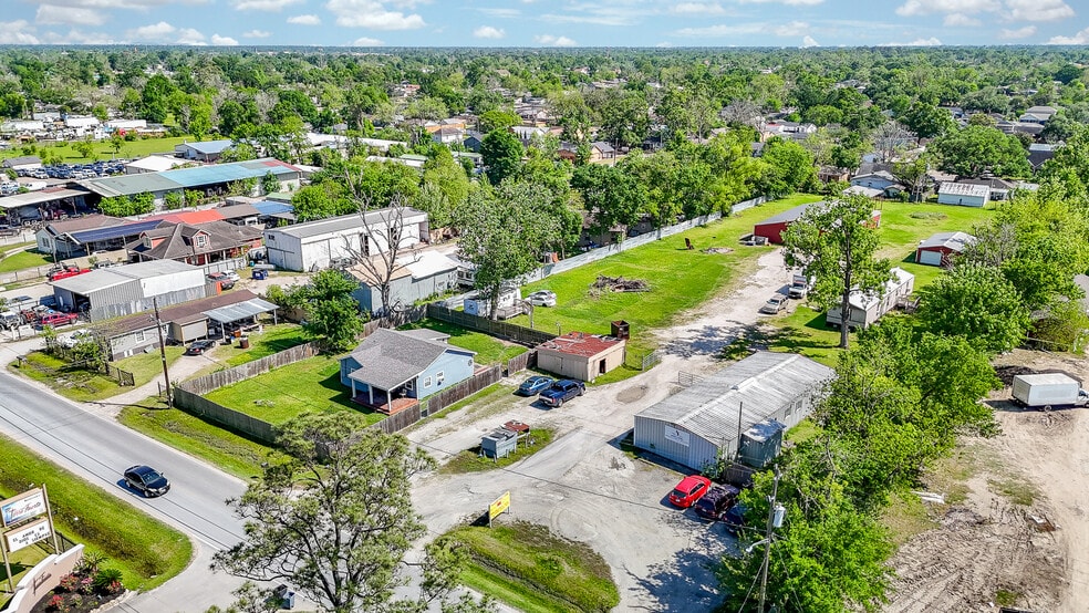2206 Hartwick Rd, Houston, TX for sale - Building Photo - Image 2 of 45