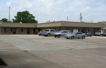 313 N Hwy 146, Baytown, TX for lease Building Photo- Image 2 of 4