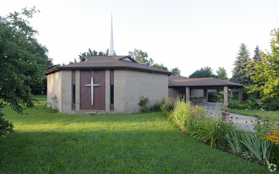 2508 Gull Rd, Kalamazoo, MI for sale - Primary Photo - Image 2 of 5