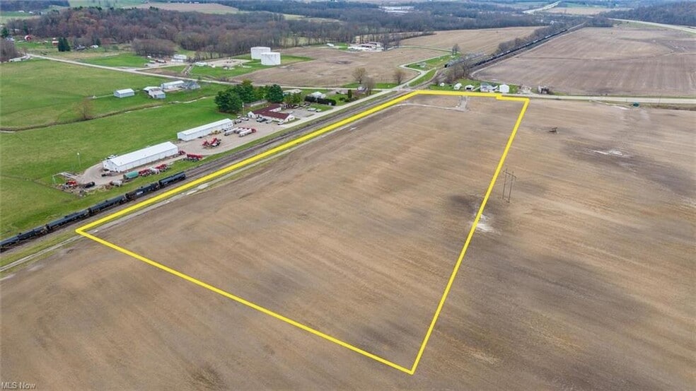 9360 BLACK RUN Rd, Frazeysburg, OH for sale - Primary Photo - Image 1 of 5