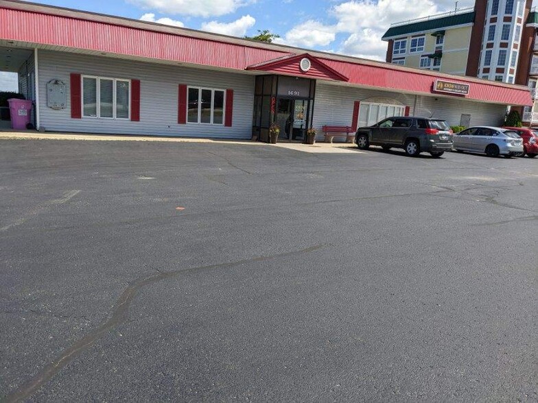 1691 S Us Highway 131, Petoskey, MI for lease - Building Photo - Image 2 of 9