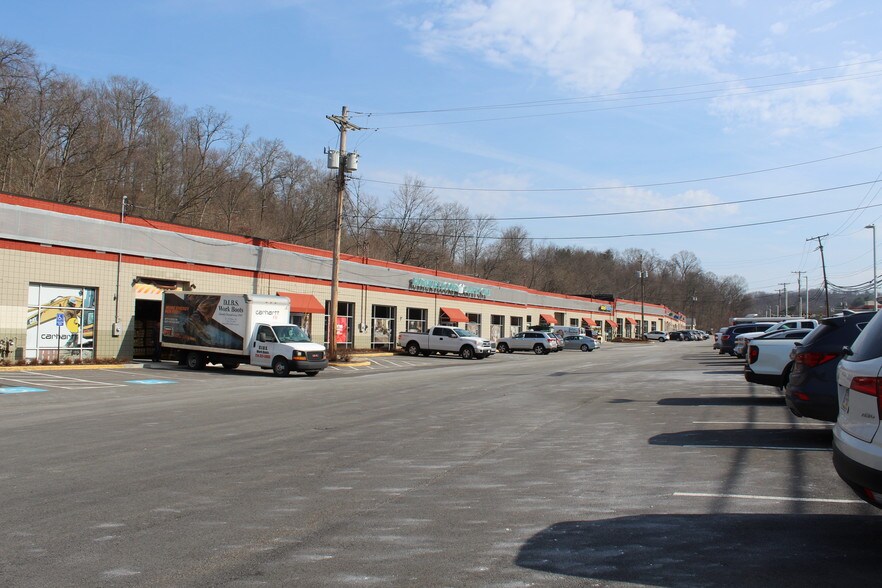 2035-2075 Golden Mile Hwy, Pittsburgh, PA for lease - IMG_2424 - Image 1 of 4