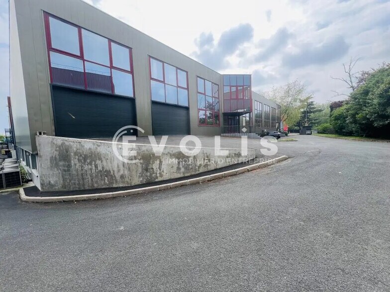 Flex in Créteil for lease - Building Photo - Image 2 of 19