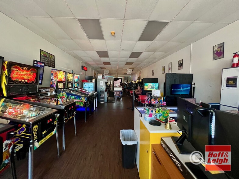 8410 W Colfax Ave, Lakewood, CO for lease - Building Photo - Image 2 of 8