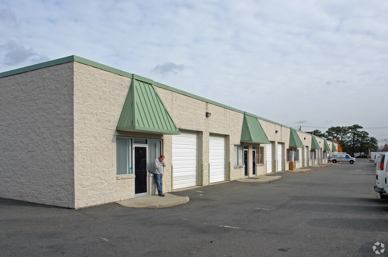 1556 Ocean Ave, Bohemia, NY 11716