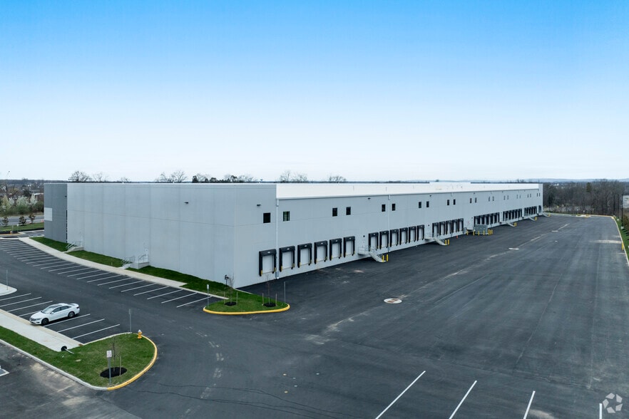 11501 University Blvd, Manassas, VA for lease - Building Photo - Image 3 of 17