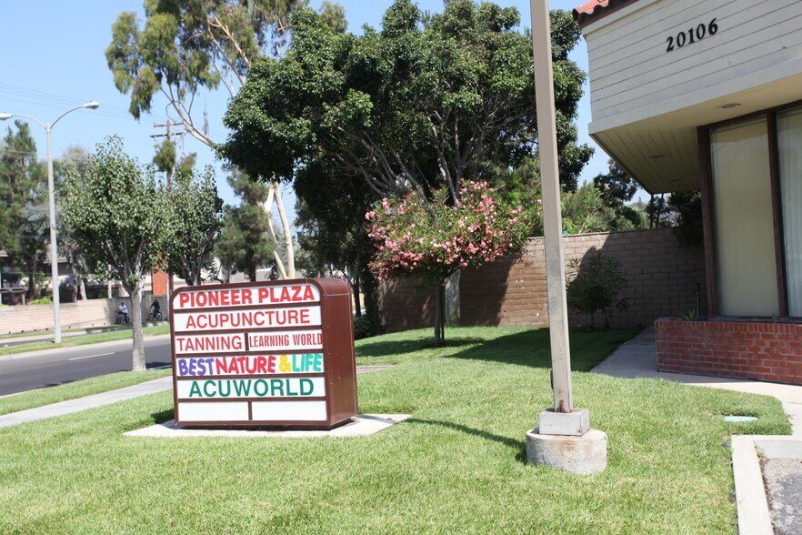 20106-20110 Pioneer Blvd, Cerritos, CA for lease - Building Photo - Image 2 of 4