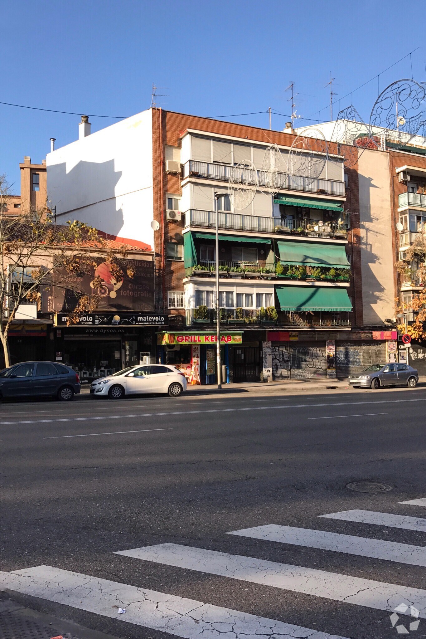 Calle General Ricardos, 94, Madrid, Madrid for sale Primary Photo- Image 1 of 1