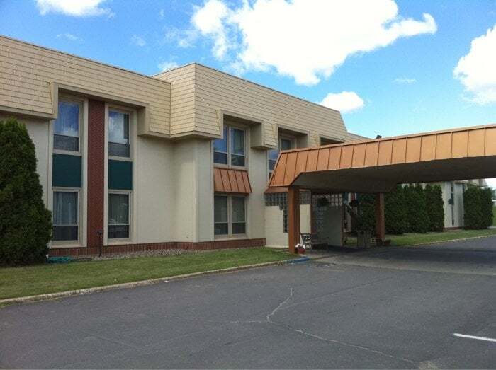 1402 E Howard St, Hibbing, MN 55746