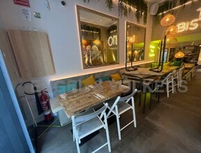 Retail in Barcelona, Barcelona for lease Interior Photo- Image 2 of 5