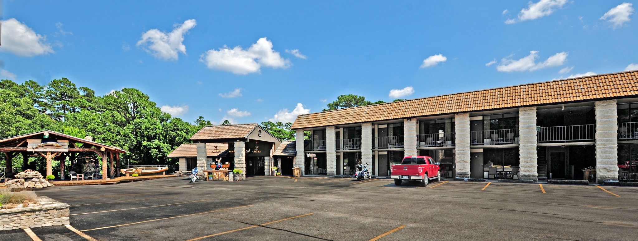 2106 E Van Buren, Eureka Springs, AR for sale Building Photo- Image 1 of 1