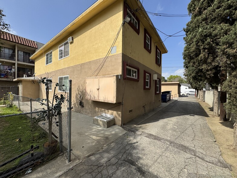 15624-15628 Vanowen St, Van Nuys, CA for sale - Building Photo - Image 3 of 11