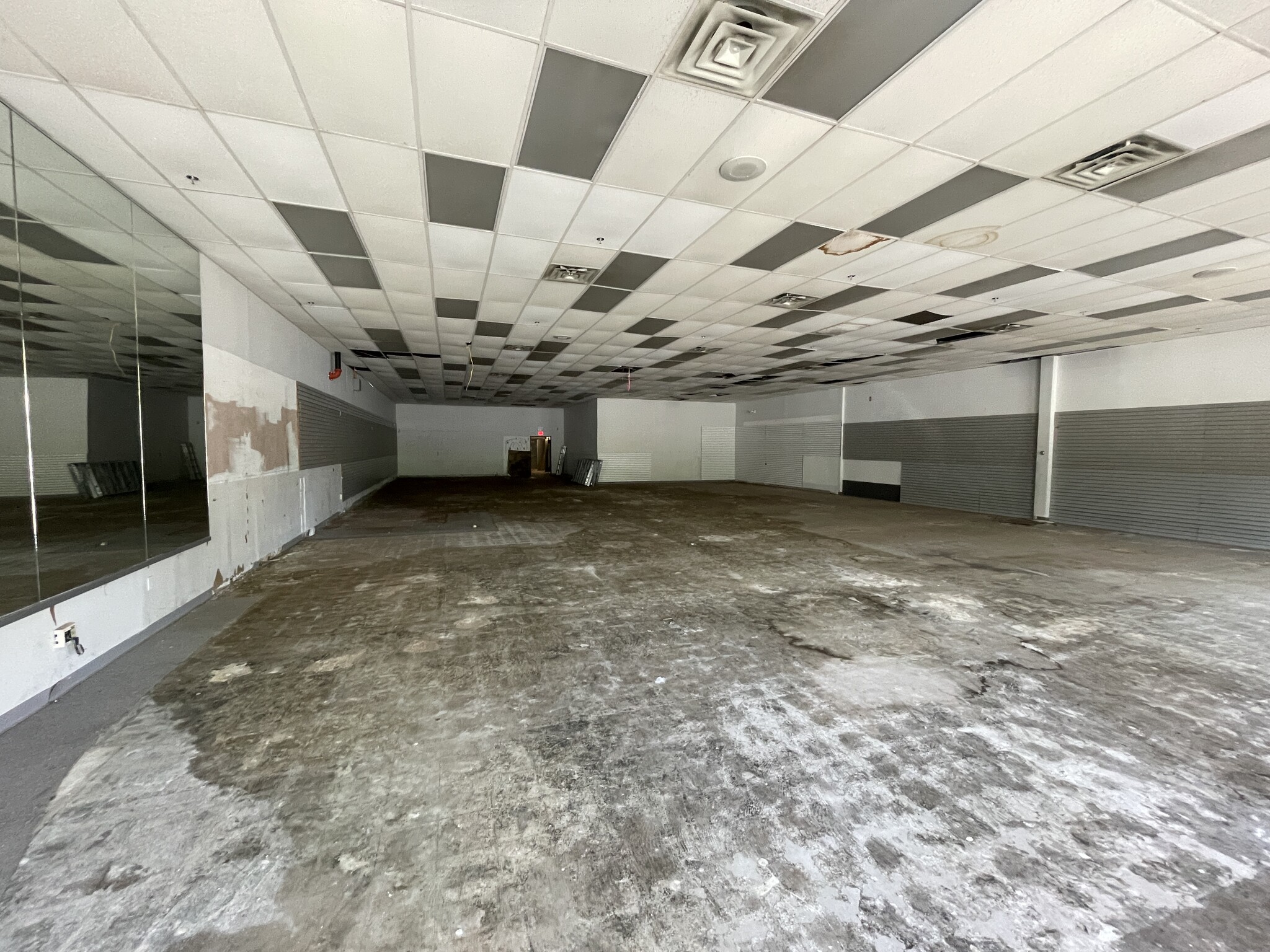 1145-1167 N Colony Rd, Wallingford, CT for lease Interior Photo- Image 1 of 3