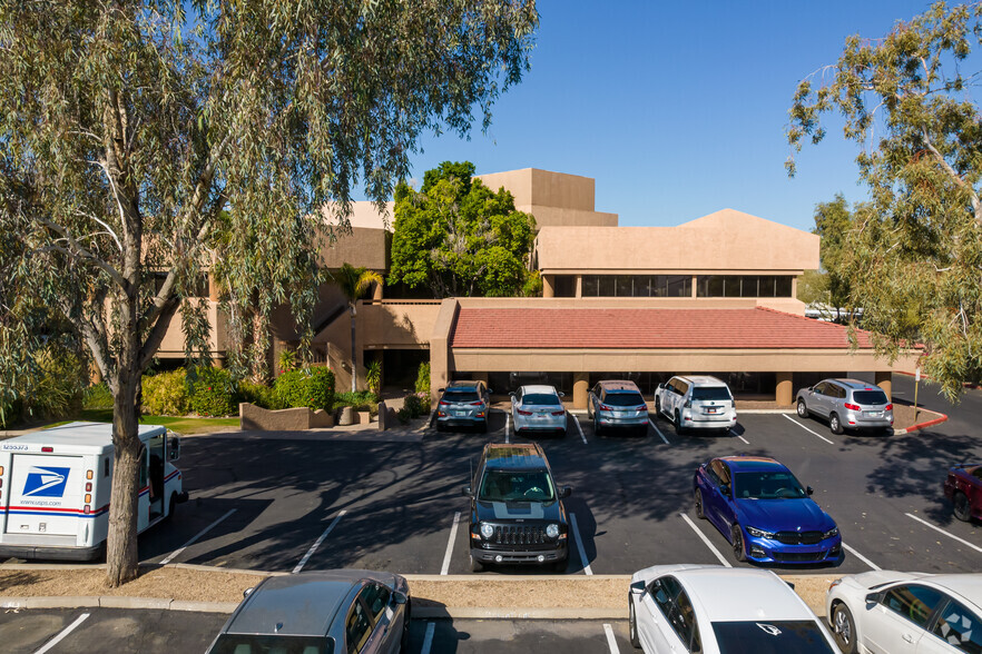 7330 N 16th St, Phoenix, AZ for lease - Building Photo - Image 3 of 8