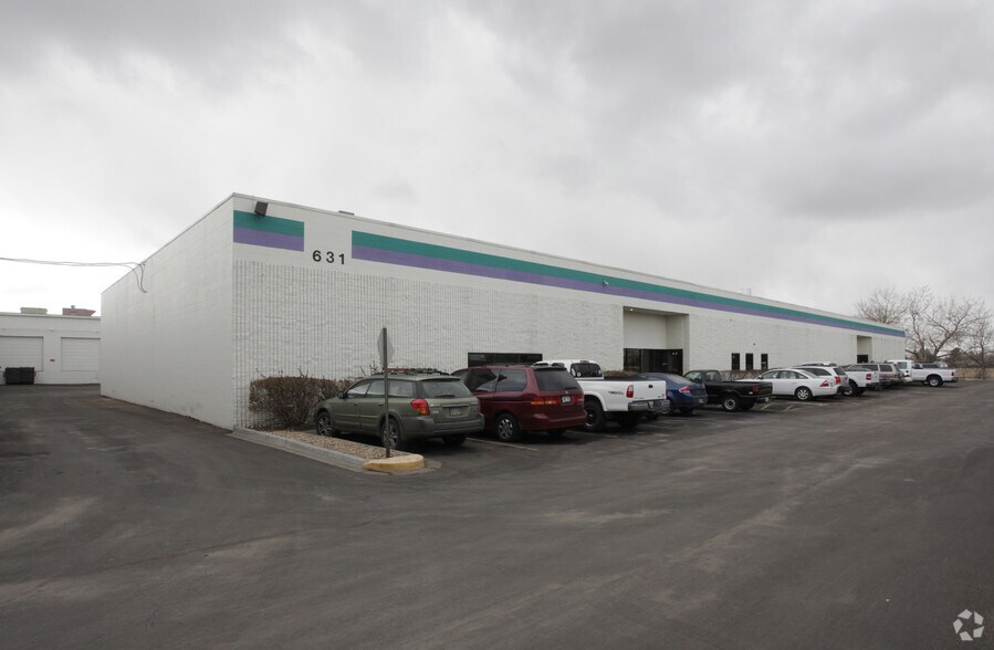 631 Salida Way, Aurora, CO for sale - Primary Photo - Image 1 of 1