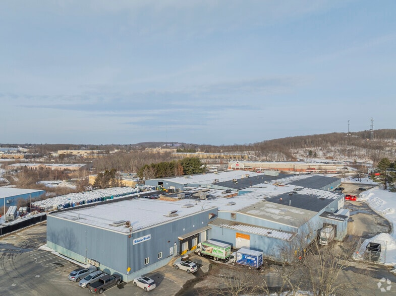 231 Neck Rd, Haverhill, MA for sale - Building Photo - Image 1 of 1