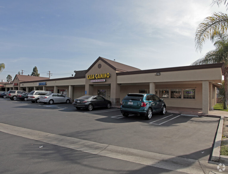 1200-1228 S Brookhurst St, Anaheim, CA for lease - Building Photo - Image 2 of 12