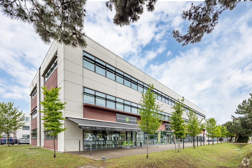 198 Avenue Du Haut Lévèque, Pessac for lease - Primary Photo - Image 1 of 8