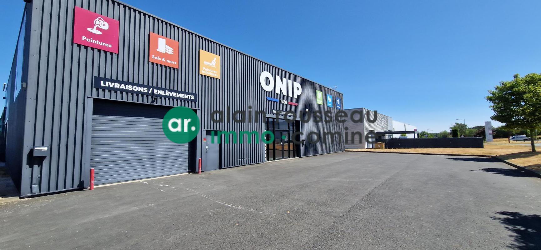 Retail in Cholet for lease Building Photo- Image 1 of 8
