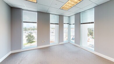 2601 E Oakland Park Blvd, Fort Lauderdale, FL for lease Building Photo- Image 2 of 7