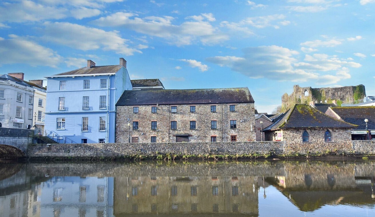 12 Victoria Pl, Haverfordwest for lease Primary Photo- Image 1 of 5