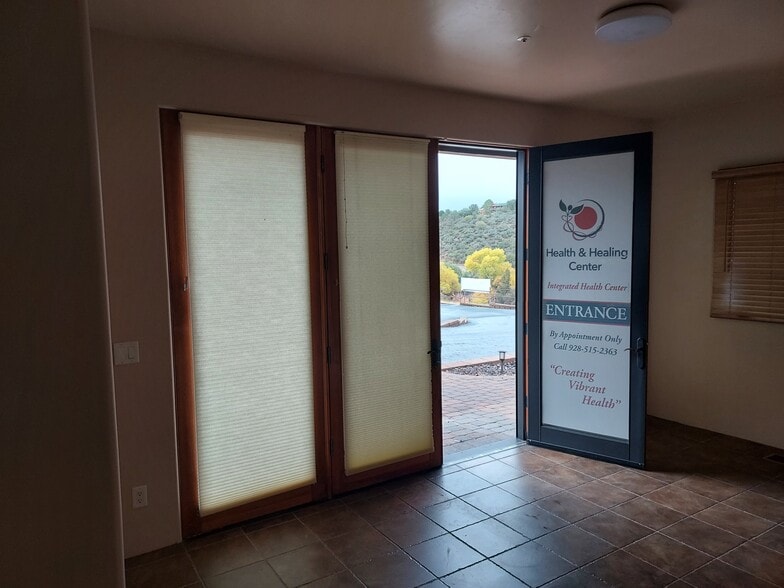 1237 N Rhinestone Dr, Prescott, AZ for sale - Lobby - Image 3 of 23