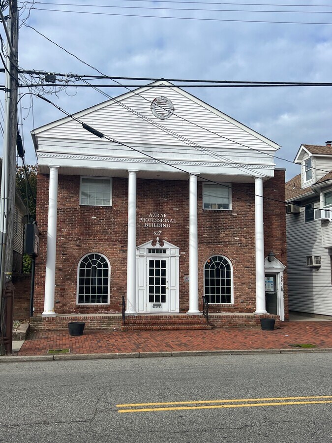 627 Newark Pompton Tpke, Pompton Plains, NJ 07444