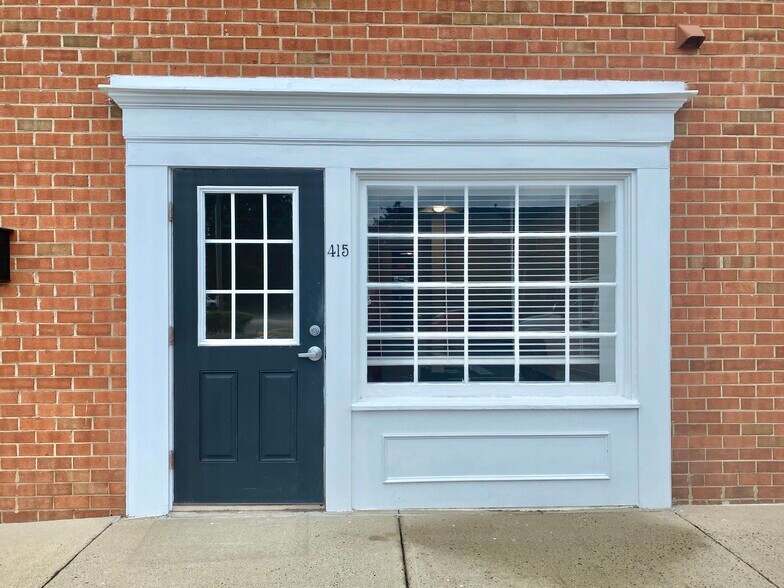 701 E High St, Charlottesville, VA for lease - Building Photo - Image 2 of 3