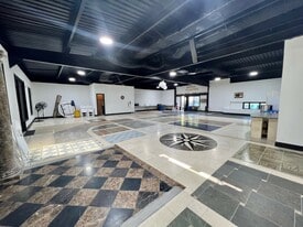 Retail & Warehouse w/ Unbeatable Location - Warehouse