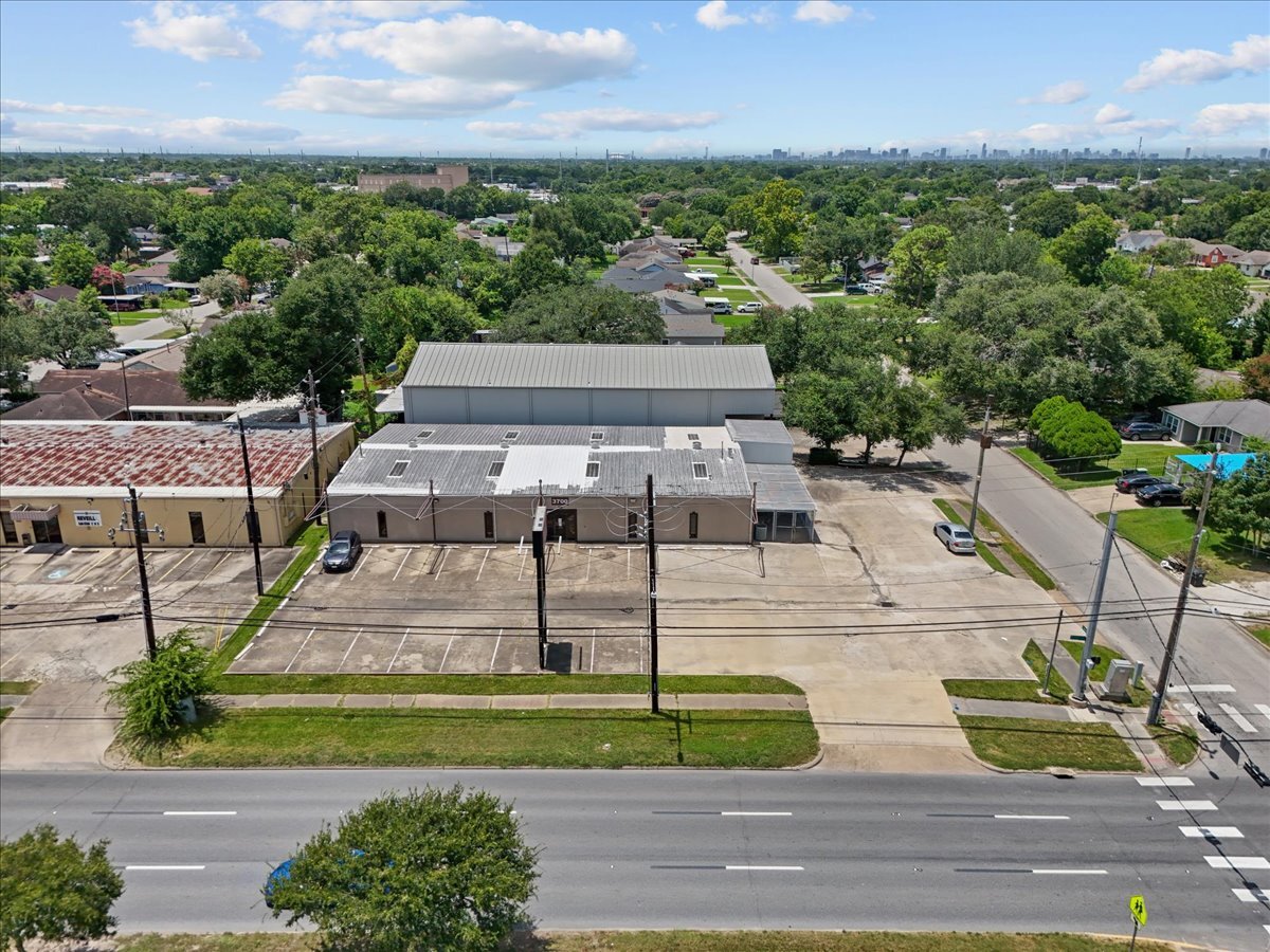 3700 Reveille St, Houston, TX for lease Building Photo- Image 1 of 43
