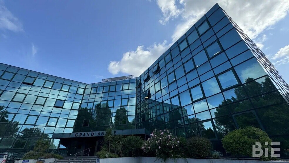 Office in Bruges for lease - Building Photo - Image 1 of 7