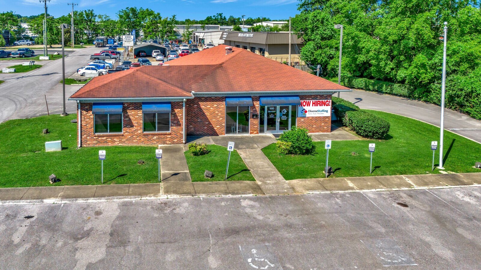 5056 Murfreesboro Rd, La Vergne, TN 37086 SunTrust Bank