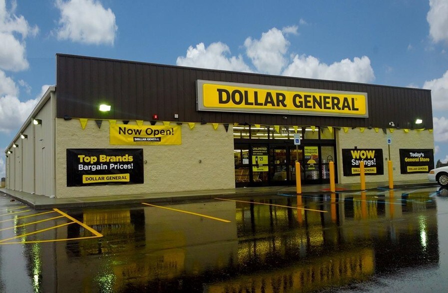 8237 N Van Dyke Rd, Port Austin, MI for sale - Primary Photo - Image 1 of 1