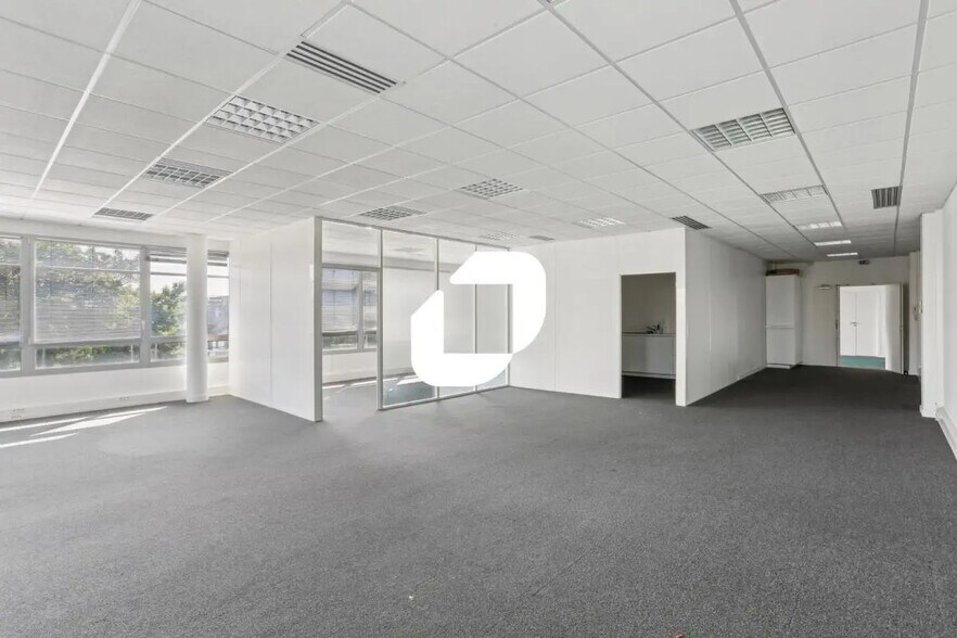 Office in VILLENEUVE-D'ASCQ for lease - Interior Photo - Image 2 of 14