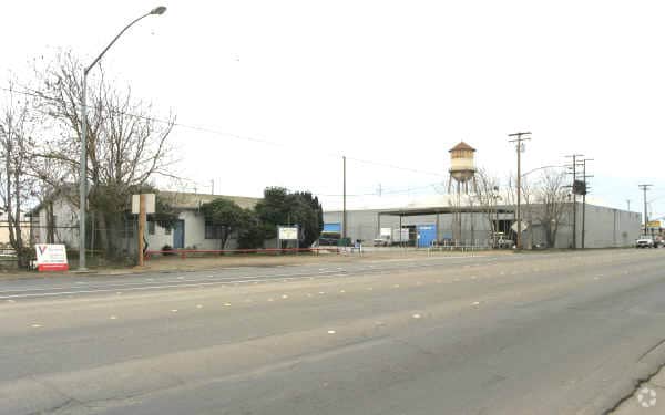 301 9th St, Modesto, CA for lease - Building Photo - Image 3 of 33