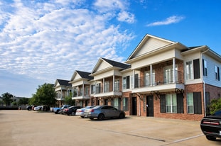The Quarters on Luther - Student Housing
