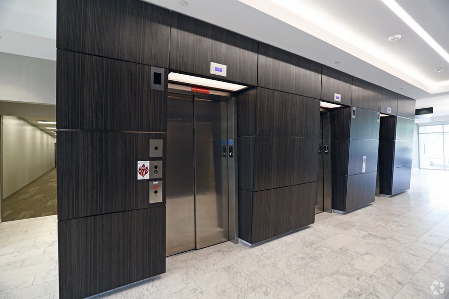 1010 Sync St, Morrisville, NC for lease - Lobby - Image 3 of 17