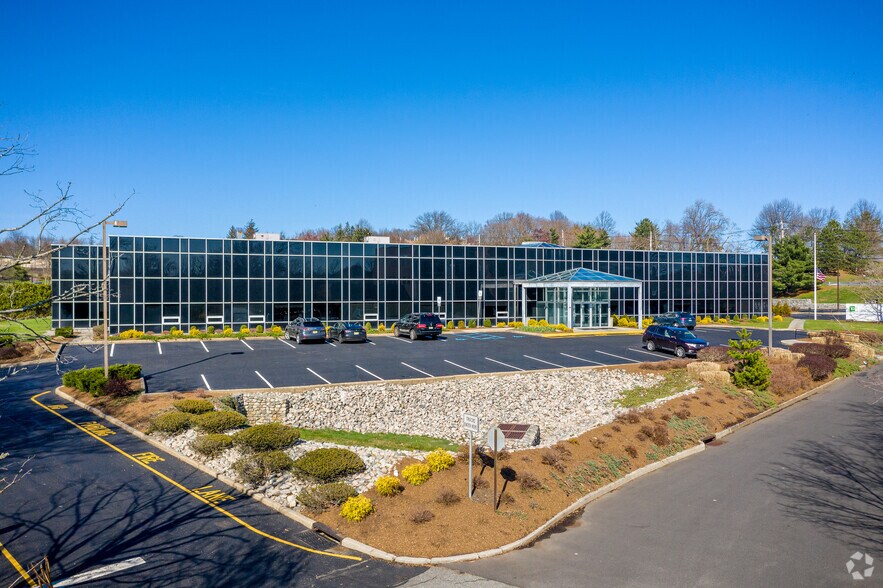 535 E Crescent Ave, Ramsey, NJ 07446