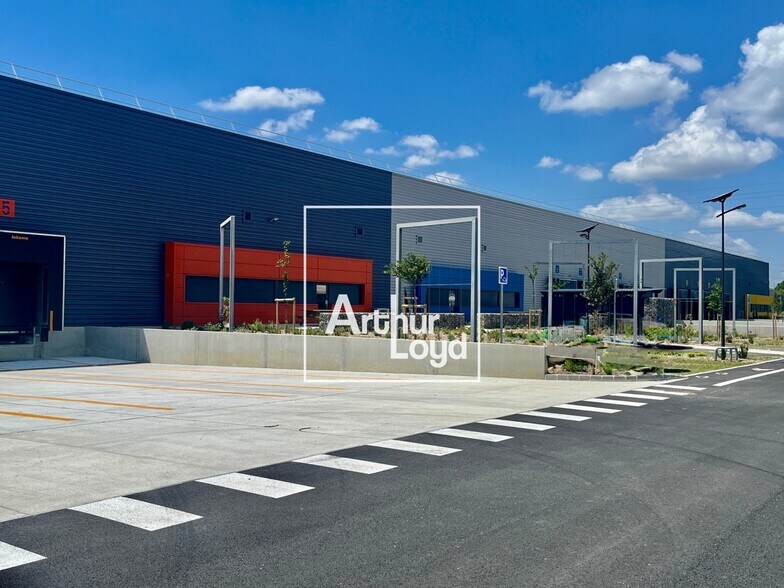 Office in Toulouse for lease - Building Photo - Image 1 of 14